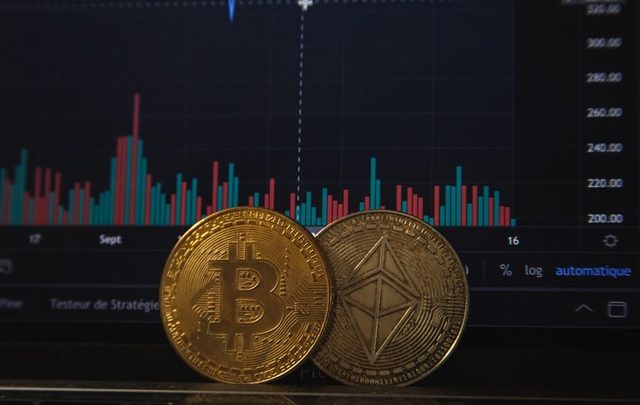 Waarom investeren mensen geld in cryptomunten?